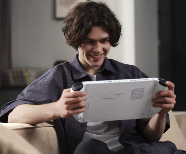 Портативная игровая консоль Abxylute 3D One